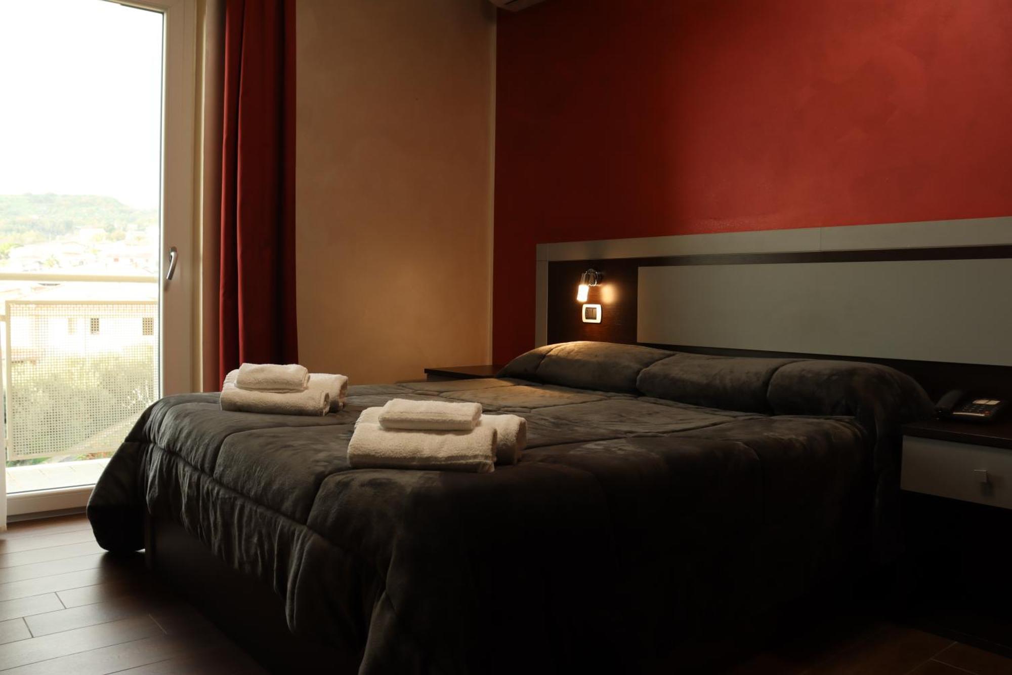 Hotel Paradiso Falerna Eksteriør bilde